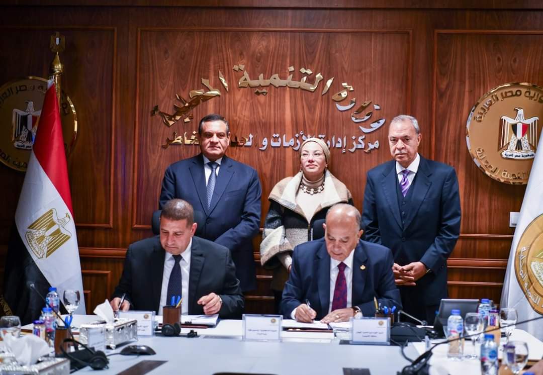 توقيع عقد جمع ونقل المخلفات البلدية الصلبة لخدمة شرق وغرب شبرا الخيمة والخصوص