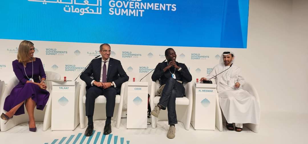 وزير الاتصالات يبحث مع نائب رئيس شركة جوجل العالمية فرص الإستثمار بمصر