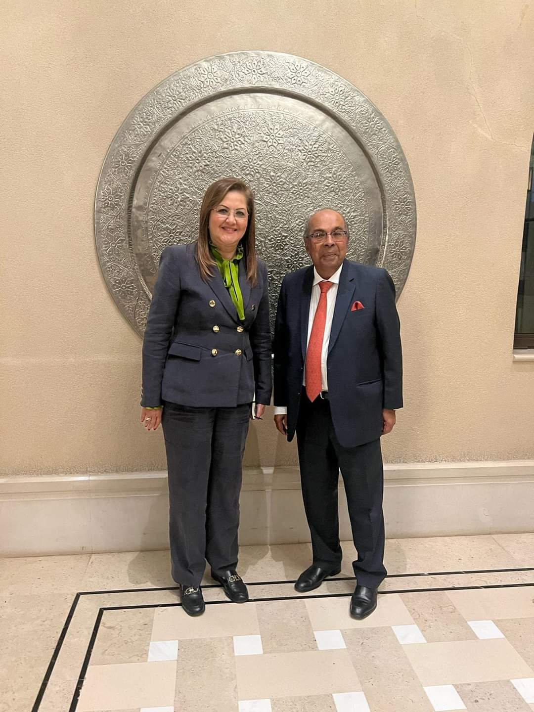 وزيرة التخطيط  تبحث فرص الإستثمار مع رئيس مجلس إدارة مجموعة "هندوجا" 