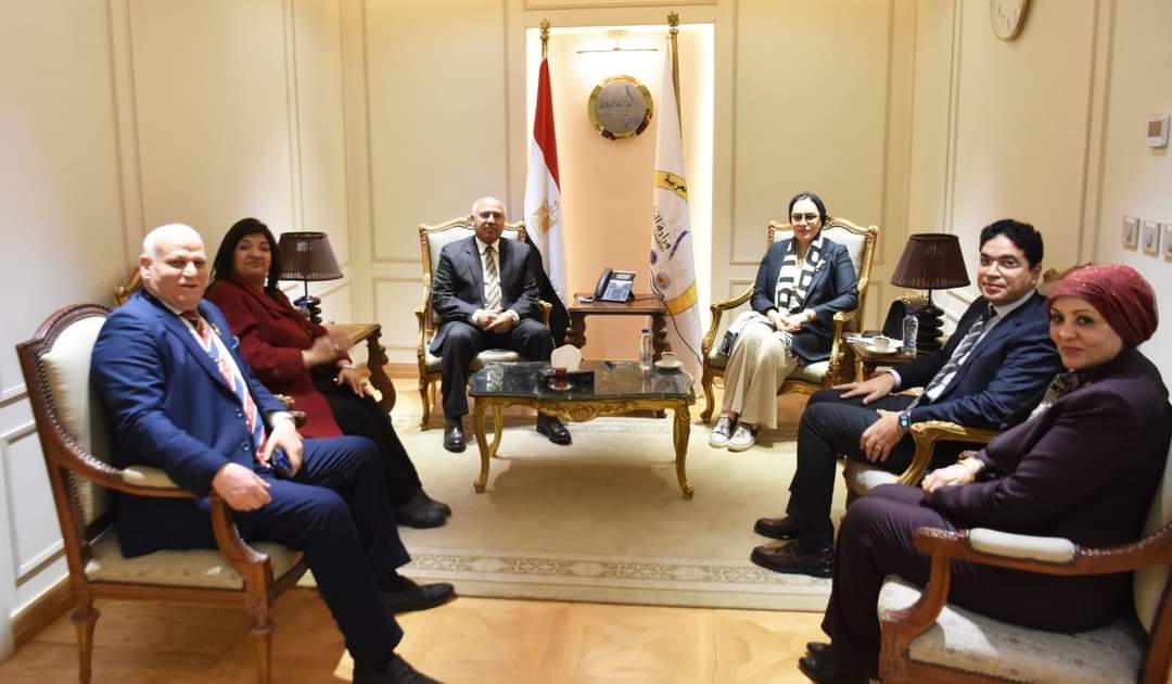 وزير النقل : خطة شاملة لتطوير ميناء دمياط - الخبر لايف