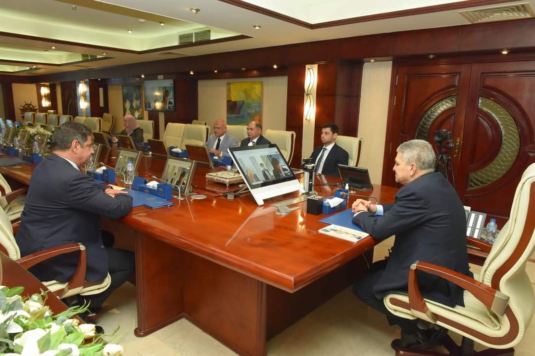 الفريق أسامة ربيع يبحث مع الرئيس التنفيذى ل "MSC"  تطورات الأوضاع فى البحر الأحمر 