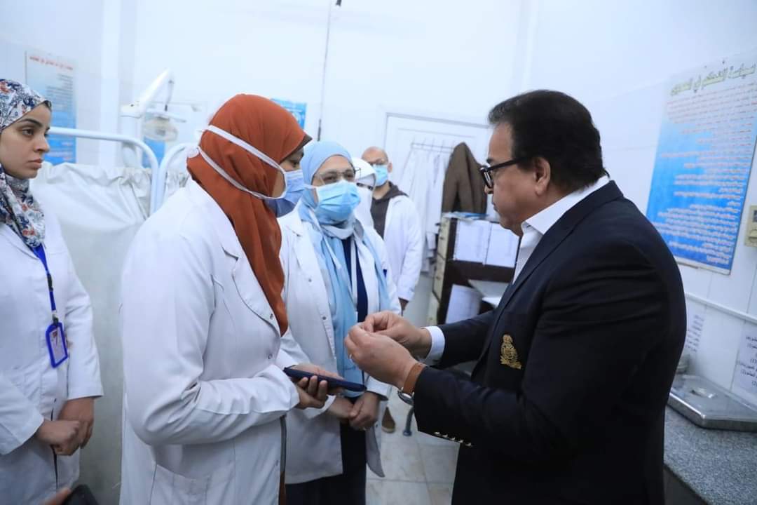وزير الصحة يوجه بالإسراع فى ميكنة منظومة صرف ألبان الأطفال