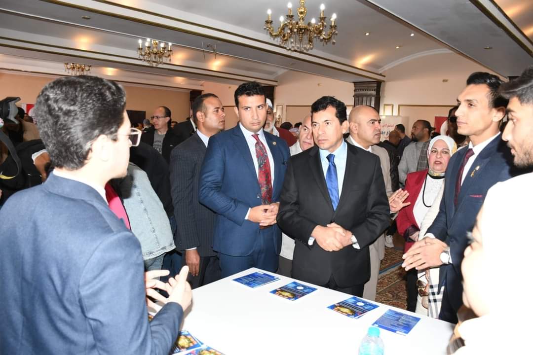 وزير الرياضة يفتتح فعاليات ملتقى التوظيف ومعرض منتجات الشباب بنادى 6 أكتوبر