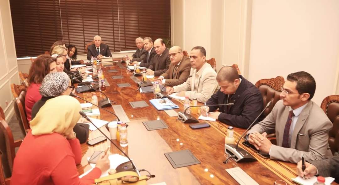 وزير الزراعة يبحث مع المدير الإقليمى للتنمية المستدامة بالبنك الدولى المشروعات المشتركة