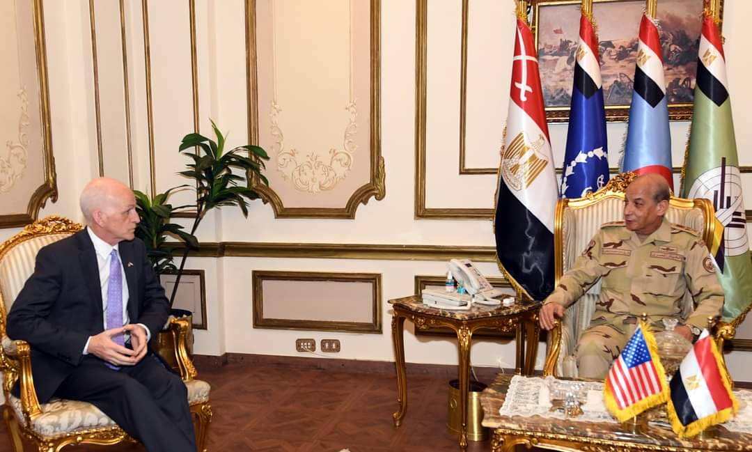وزير الدفاع يلتقى وفد لجنة الخدمات المسلحة بمجلس النواب الأمريكى