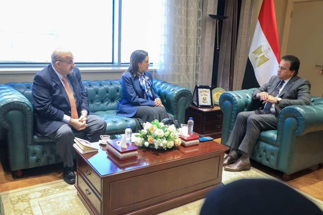عبد الغفار : خطة عمل مشتركة مع منظمة الصحة العالمية للتعامل مع الأزمات الصحية