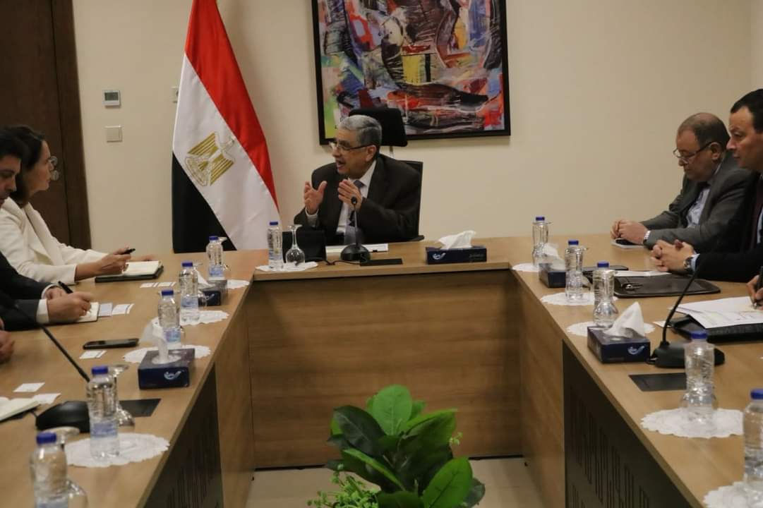 وزير الكهرباء:تعزير التعاون والإستثمار فى الطاقة المتجددة والهيدروجين الأخضر مع بريتيش بتروليام