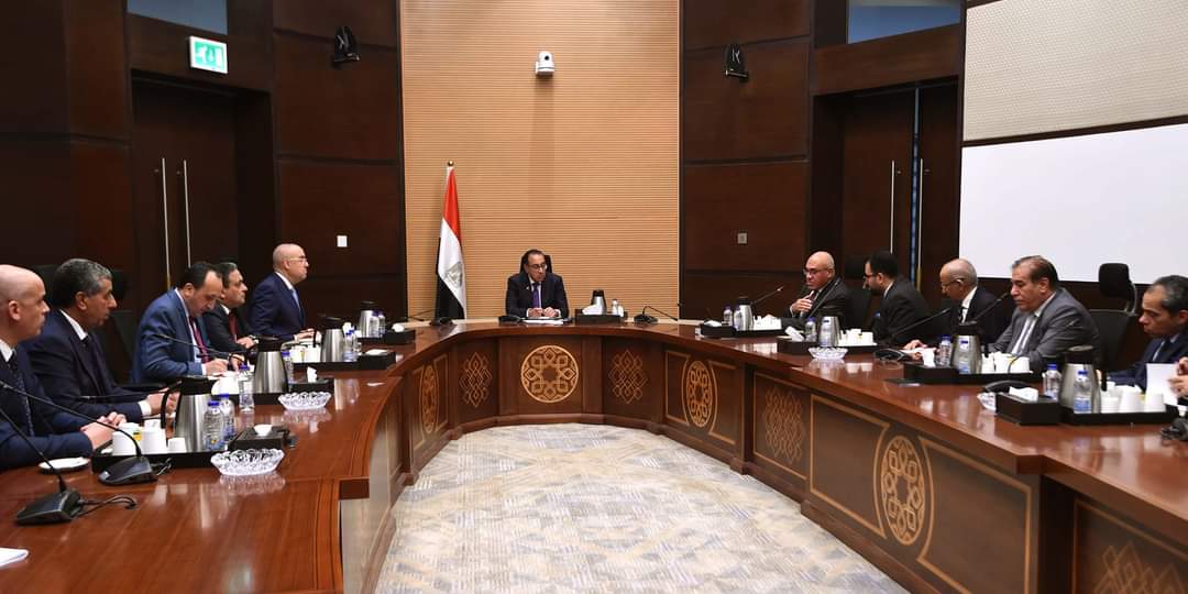 رئيس الوزراء يلتقى مسئولى تحالف مصرى - سعودى للمساهمة فى تنفيذ عدد من المشروعات بالمملكة