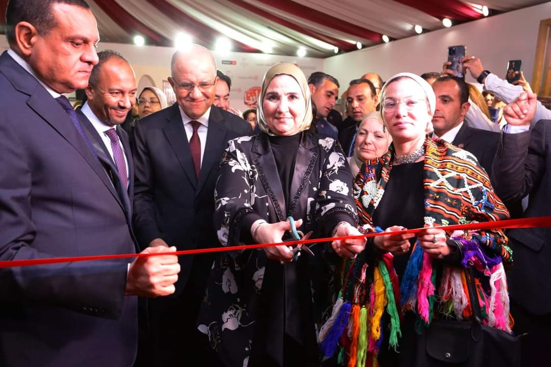القباج تفتتح معرض «ديارنا للحرف اليدوية والتراثية»