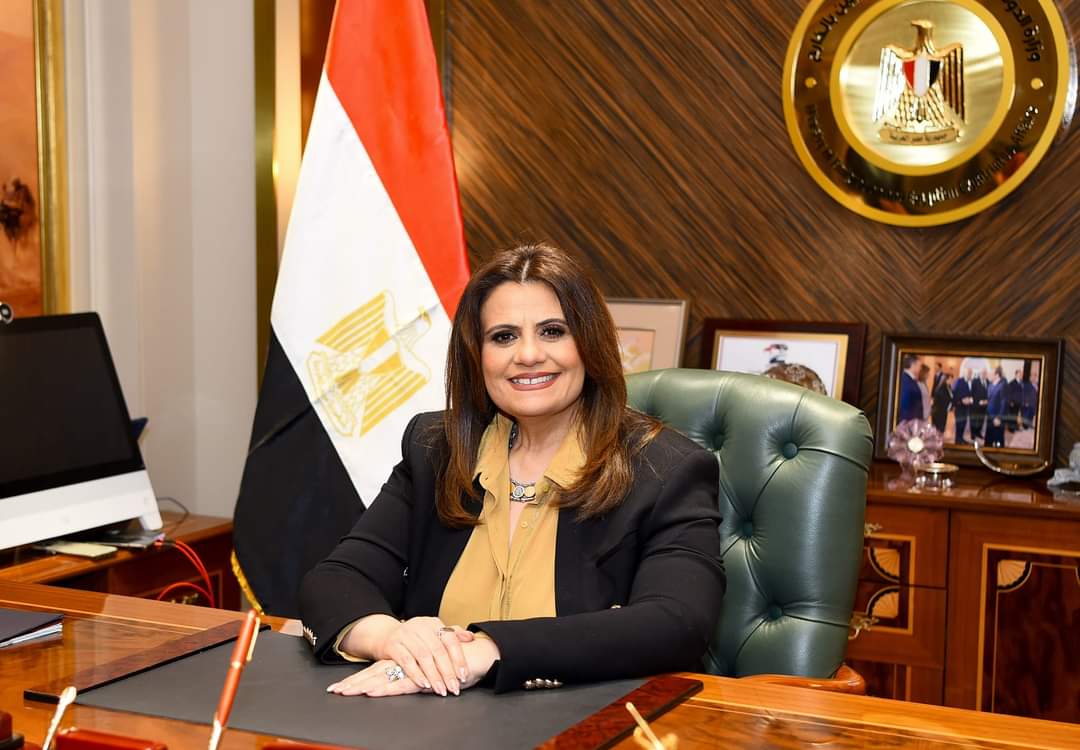 وزيرة الهجرة تترأس لجنة المقابلات الشخصية للوظائف القيادية والإشرافية
