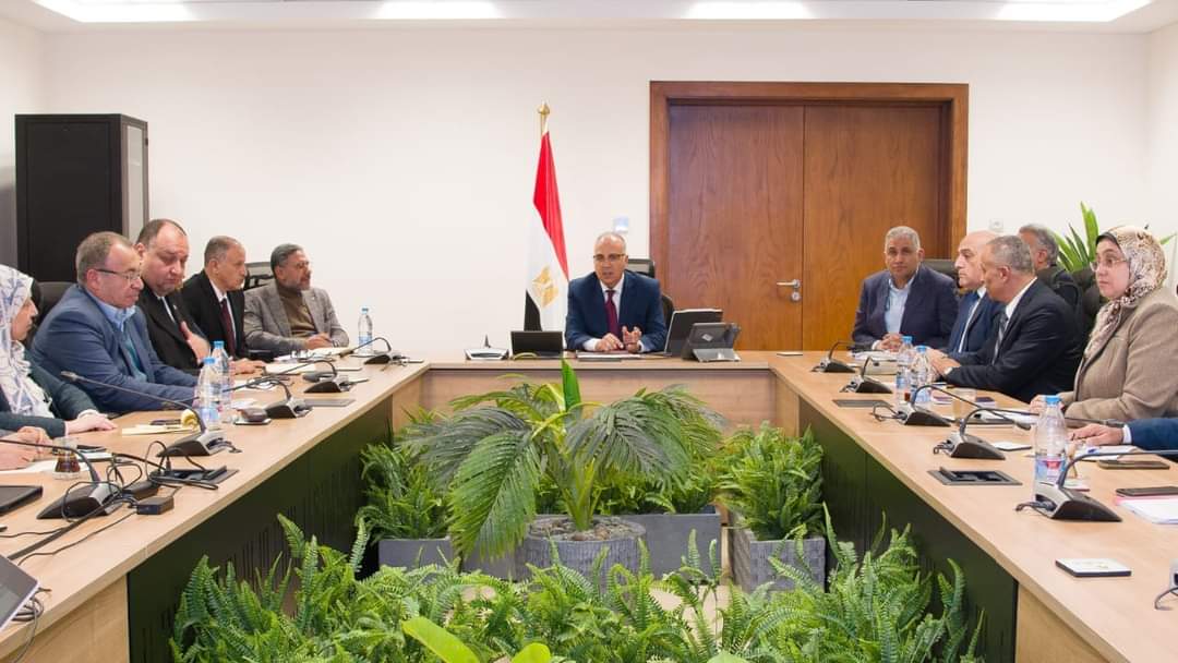 وزير الرى : استمرار التنسيق مع الزراعة لإنهاء تطهيرات المساقى بحد أقصى أبريل المقبل