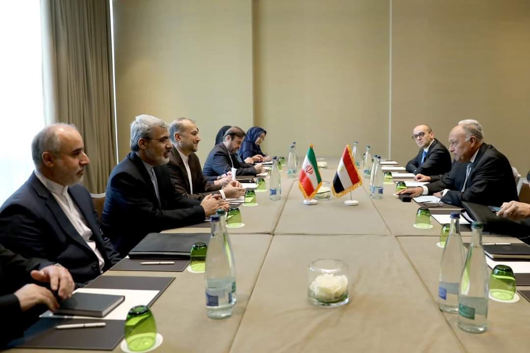 وزير الخارجية يبحث مع نظيره الإيرانى عودة العلاقات بين البلدين لمسارها الطبيعى