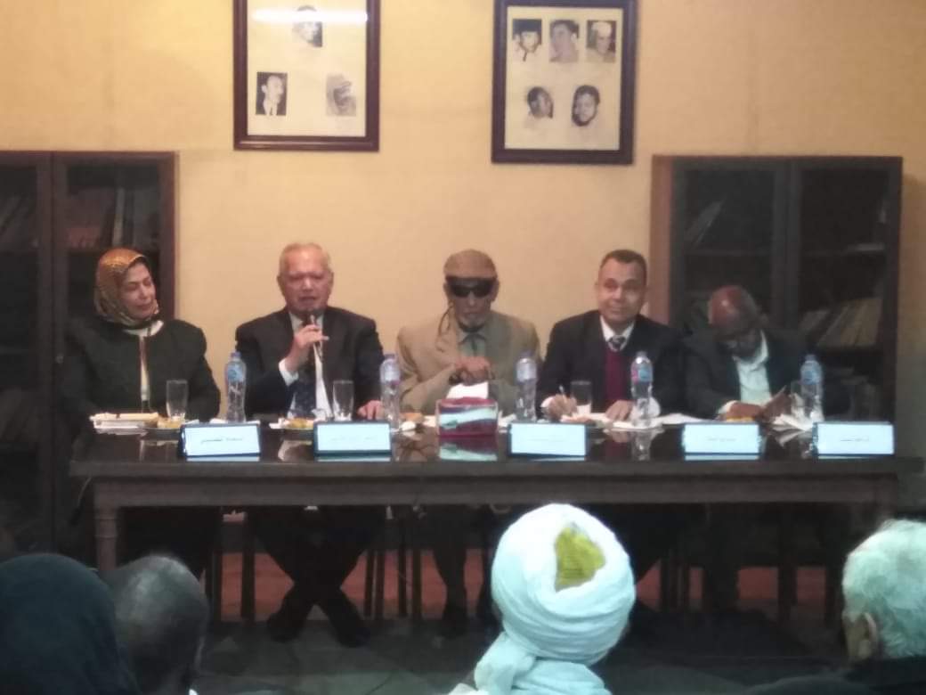 العرابى : مصر حريصة على نزع فتيل الأزمة في السودان 
