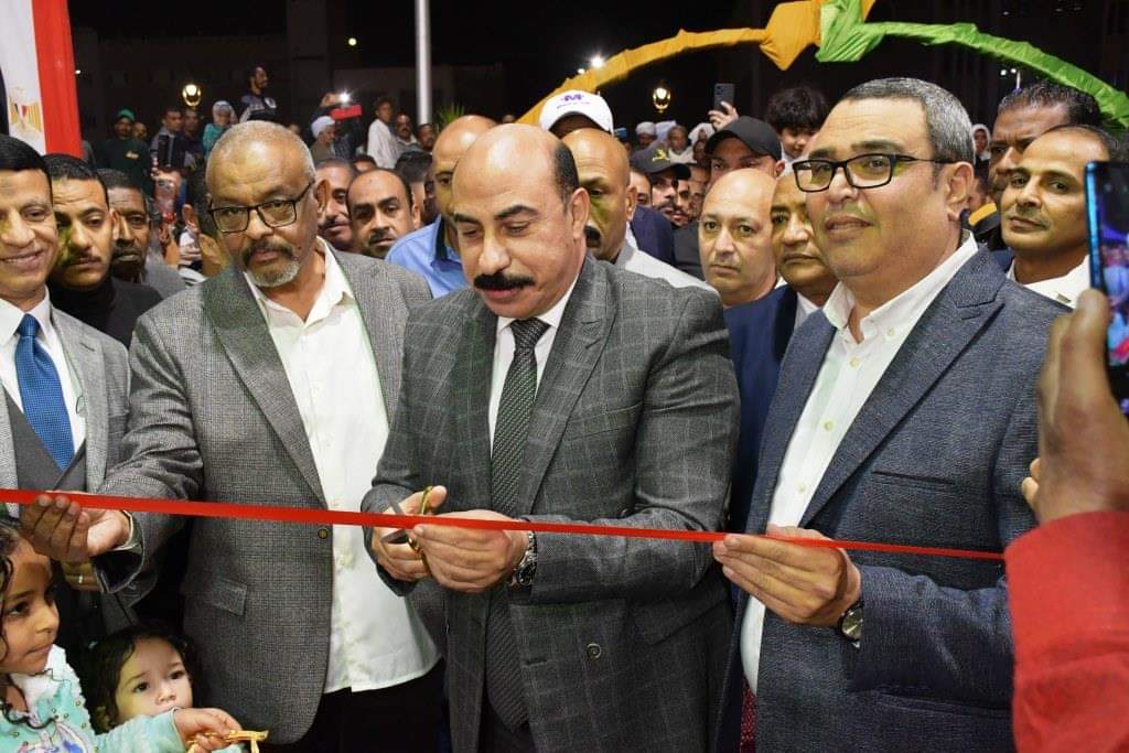 محافظ أسوان يفتتح معرض "أهلا رمضان " للسلع الغذائية بتخفيضات 30%