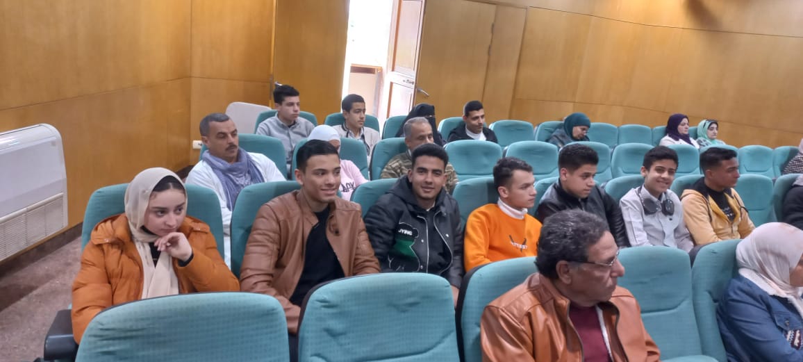 "تكنولوجيا الذكاء الاصطناعي ومستقبل البشرية"بمكتبة دمنهور