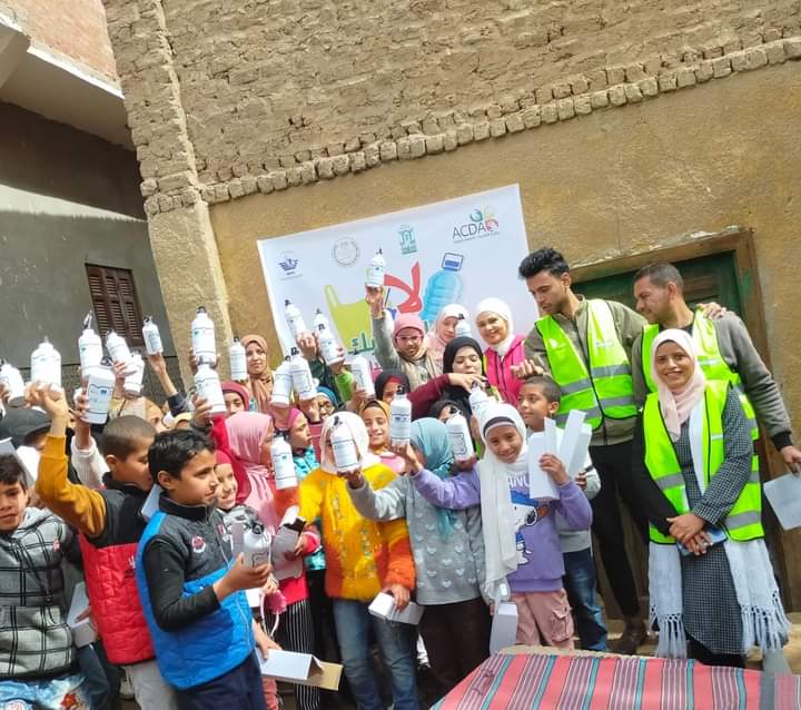 إبداع تلاميذ أسيوط..العبوات البلاستيكية أعمال فنية