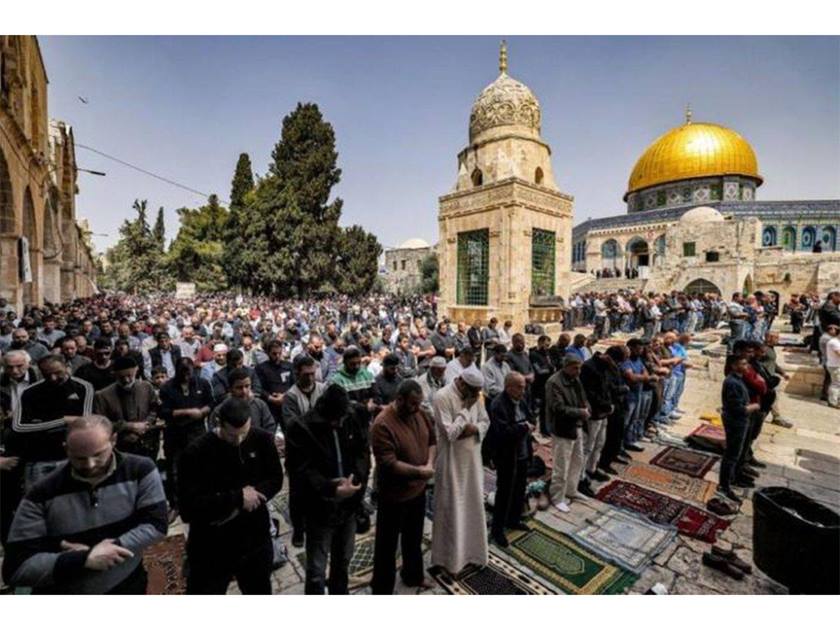 13 ألف فلسطيني .. أدوا صلاة الجمعة في المسجد الأقصى المبارك