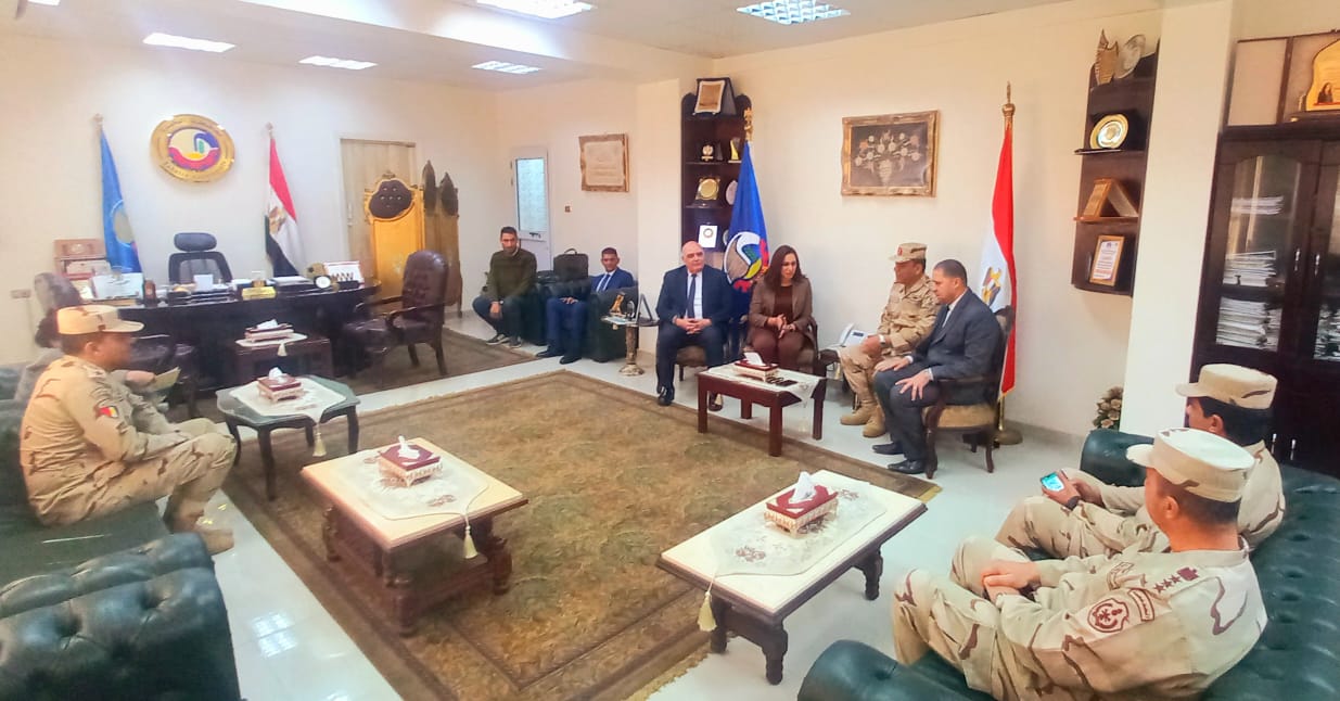 نائب محافظ البحيرة تستقبل مدير جمعية المحاربين القدماء وضحايا الحرب.. صور
