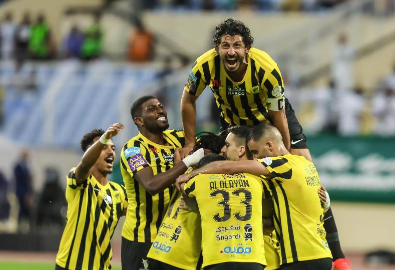 حجازى يشارك فى فوز إتحاد جدة القاتل على الوحدة