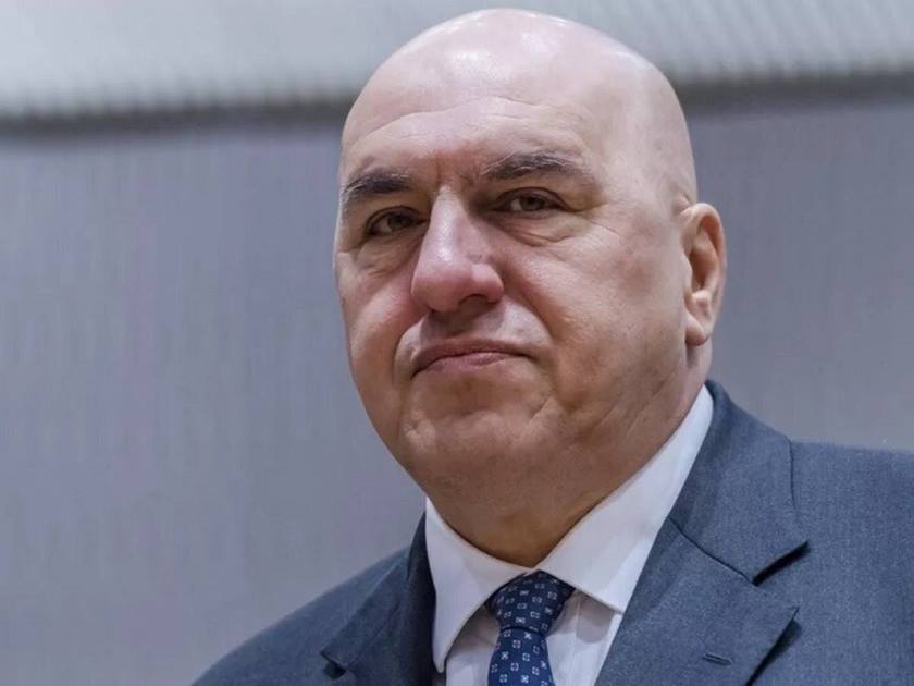 وزير إيطالي .. يحذر من عواقب تعليق الغرب الدعم العسكري إلى أوكرانيا
