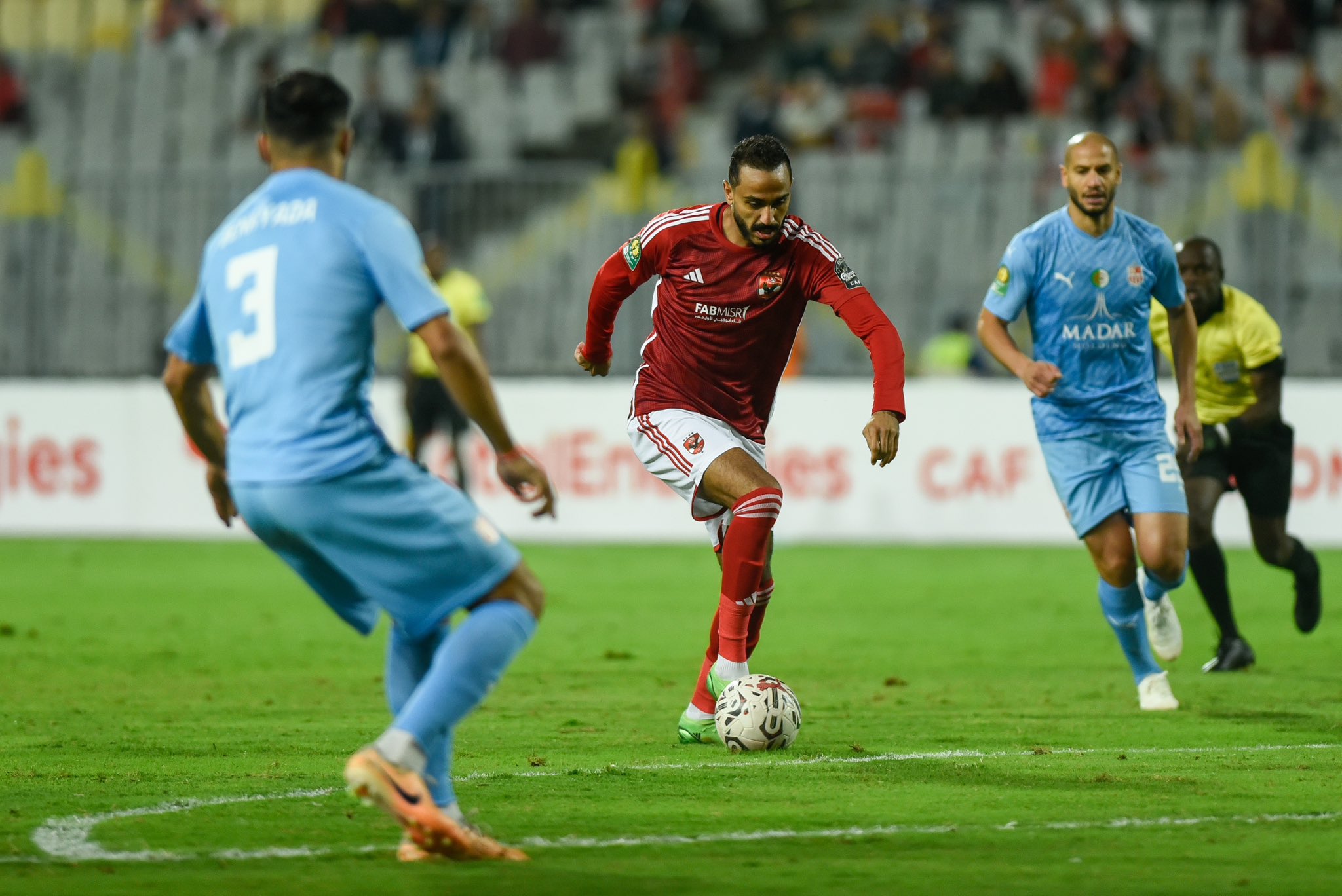 ماذا قال مدرب شباب بلوزداد الجزائري عن مواجهة الأهلي المصري بدوري الأبطال؟
