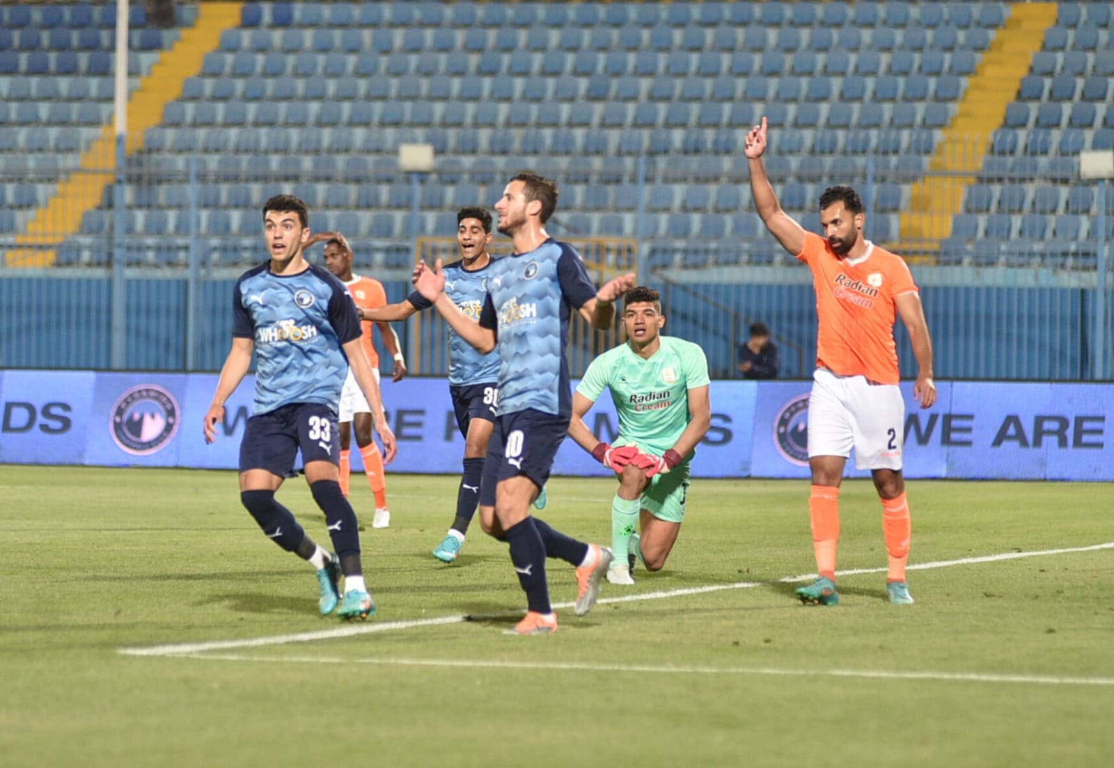 تعرف علي قائمة بيراميدز لمواجهة فاركو بالدوري المصري