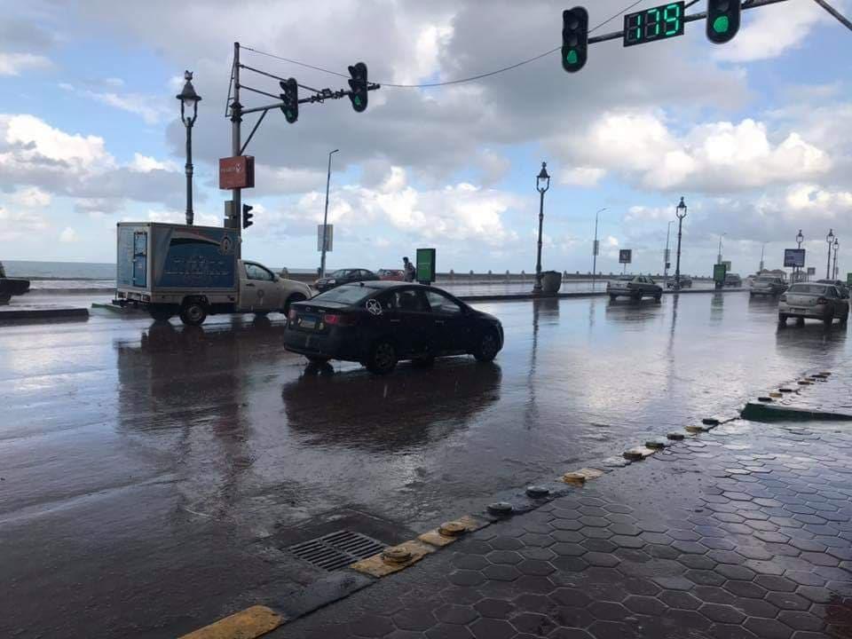 سقوط أمطار علي محافظة الإسكندرية - الخبر لايف