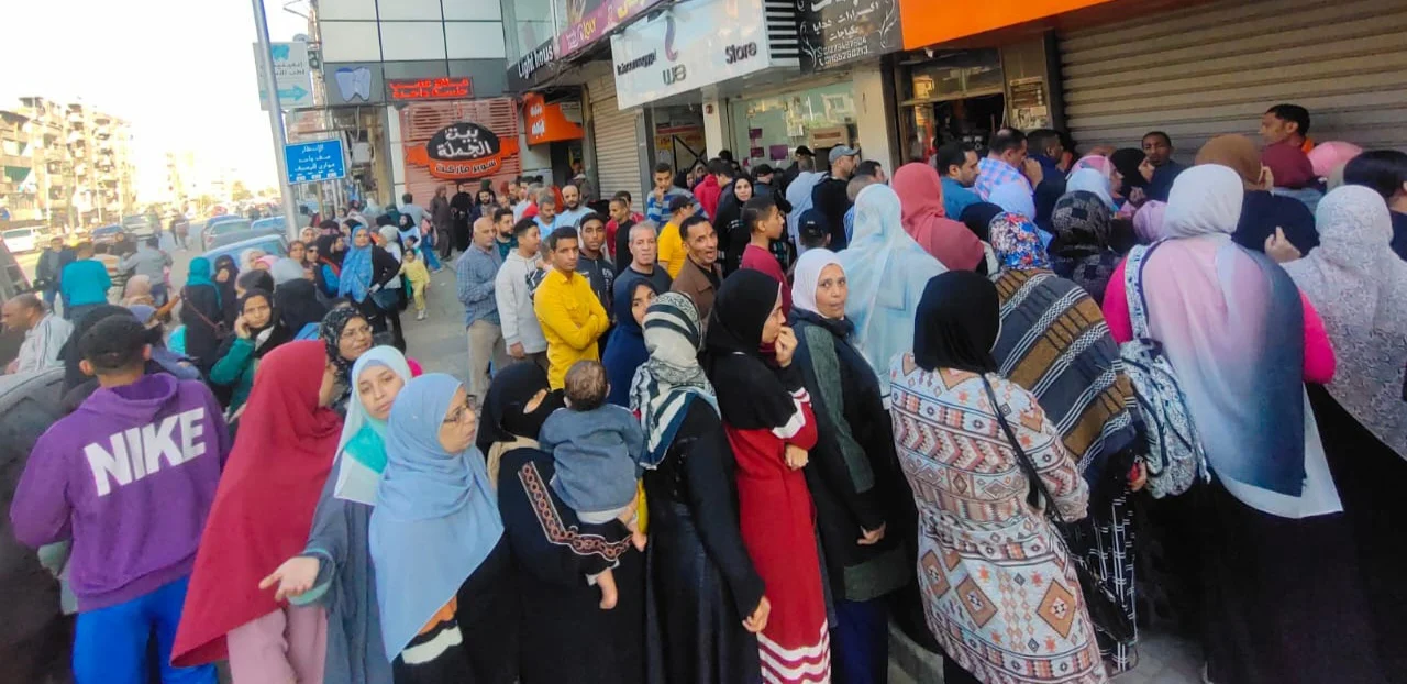 بين حلم «الكمبوند» .. وحلم «كيس السكر»!