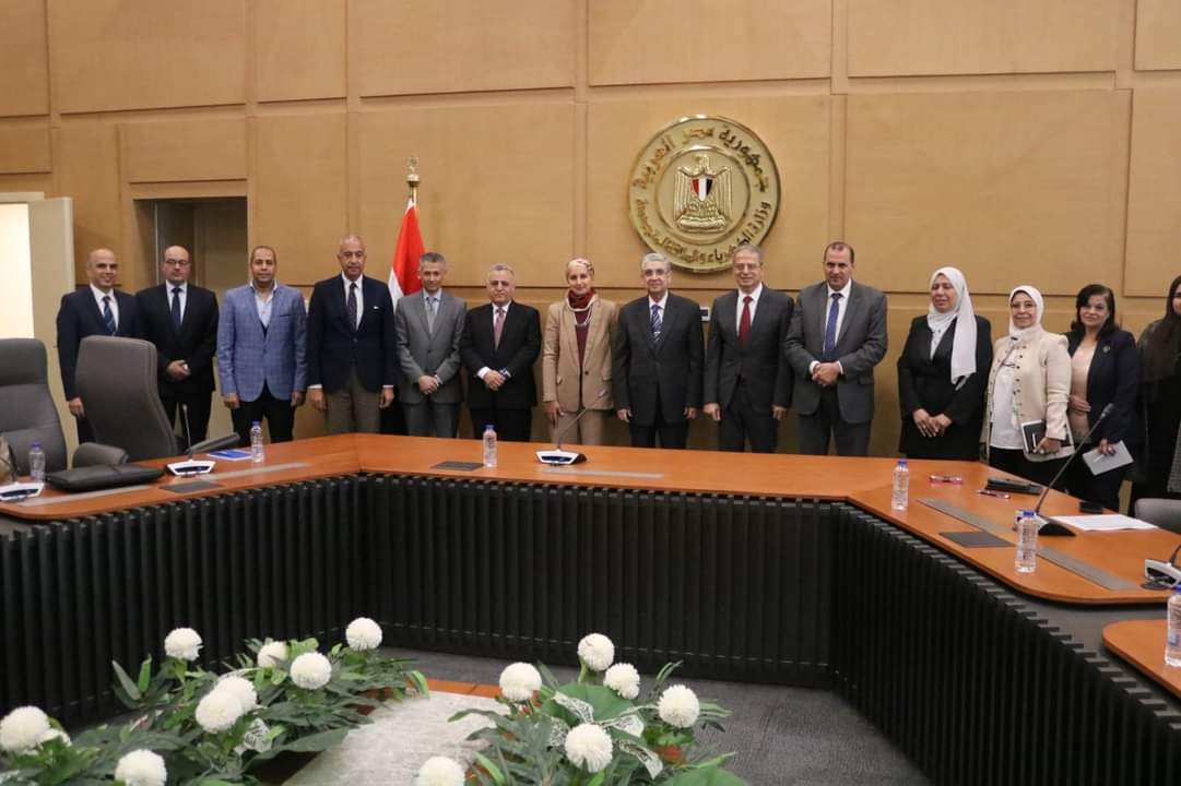 وزير الكهرباء يطلق "منصة مصر للطاقة الشمسية"