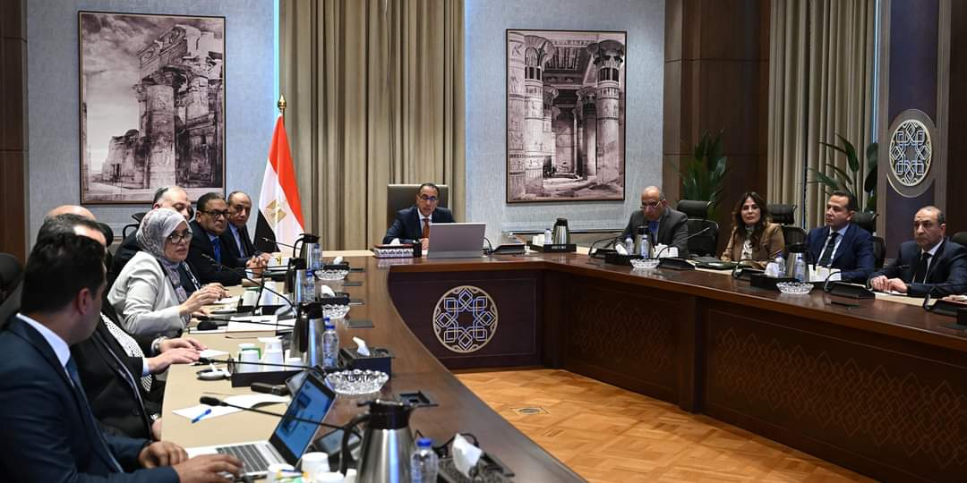 الحكومة تبدأ الإجراءات التنفيذية لطرح إدارة وتشغيل المطارات على القطاع الخاص