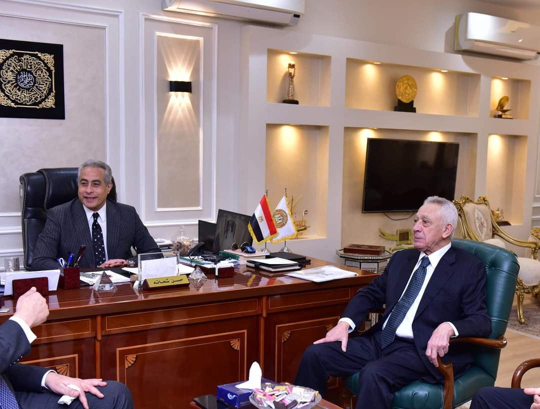 وزير العمل بحث مع رئيسى "اتحاد الصناعات"و" الغرف التجارية" الملفات المشتركة