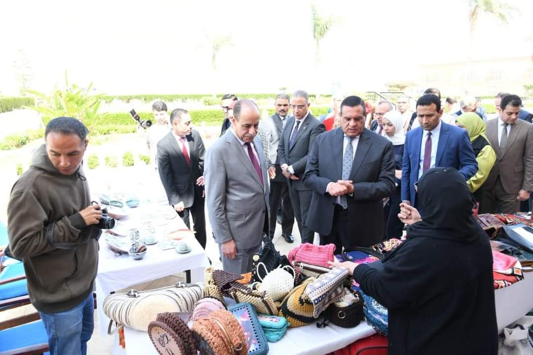 تسجيل2000 شاب من المنتجين الحرفيين.. بمنصة أيادى مصر