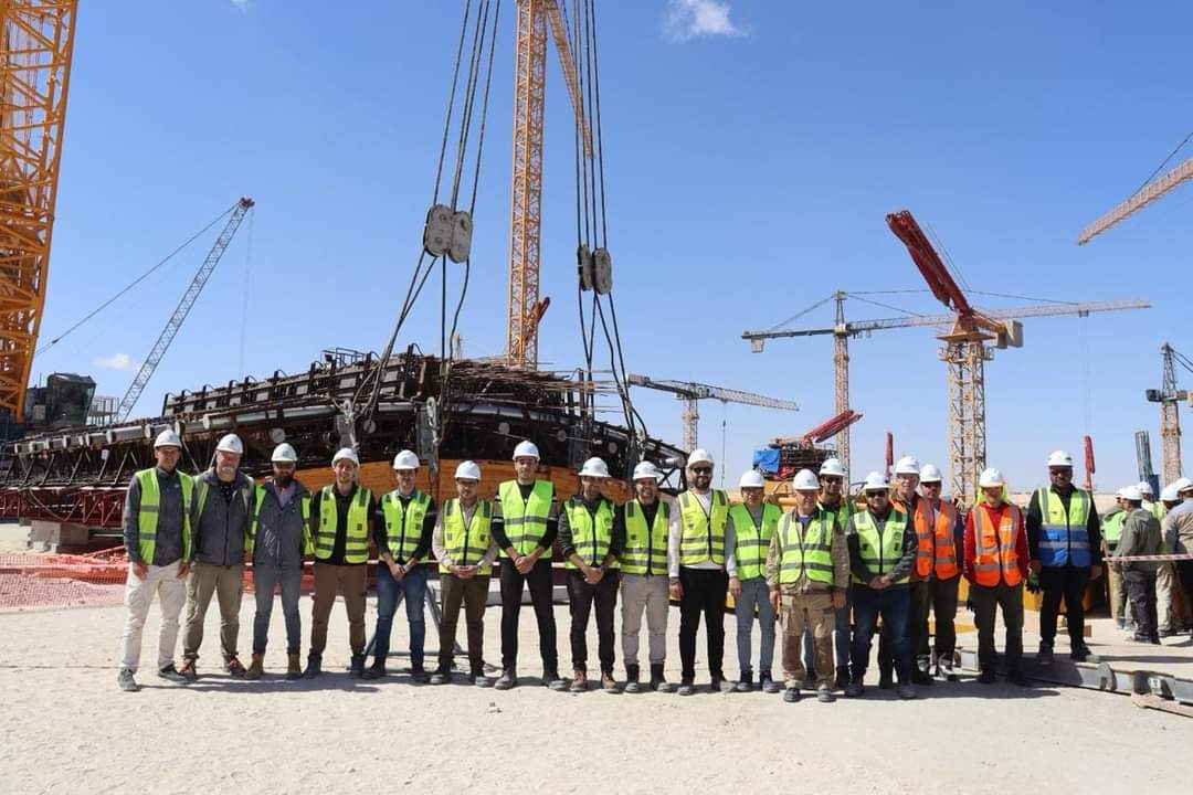 بدء أعمال تركيب وعاء الاحتواء الداخلى لمبنى المفاعل بالوحدة النووية الأولى بمحطة الضبعة