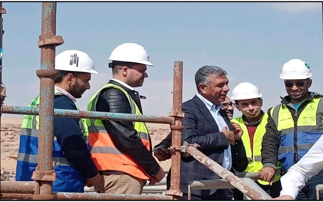 وزير الإسكان يتابع مشروع توسعة مأخذ محطة مياه القاهرة الجديدة