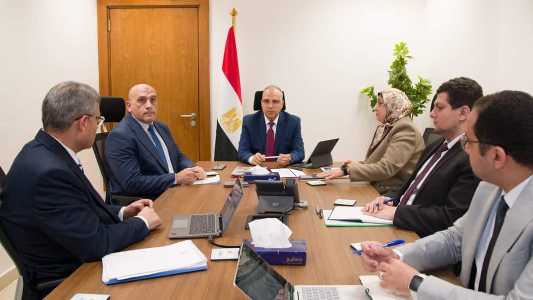 وزير الرى يستعرض الموقف المائى بالإسكندرية والبحيرة والغربية والدقهلية والجيزة والمنوفية والقليوبية