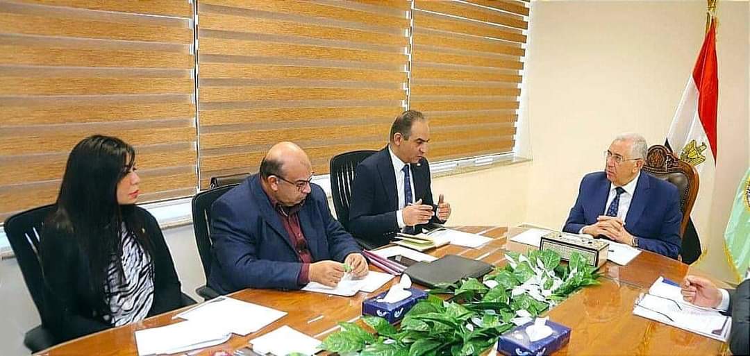 القصير : يبحث تعزيز تطبيقات برامج الابتكار والتكنولوجيا فى الزراعة