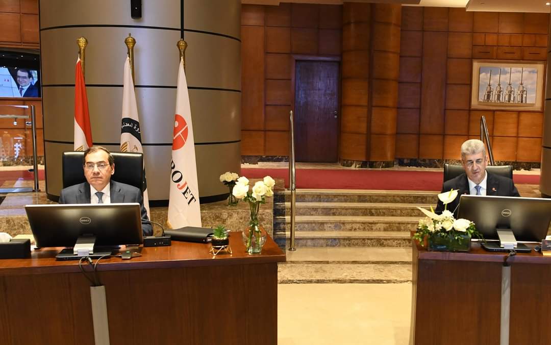 الملا : قطاع البترول ذراع تنفيذى قوى فى تنفيذ المشروعات بفعل الإمكانيات والرؤية والقيادة الواعية والكوادر المخلصة