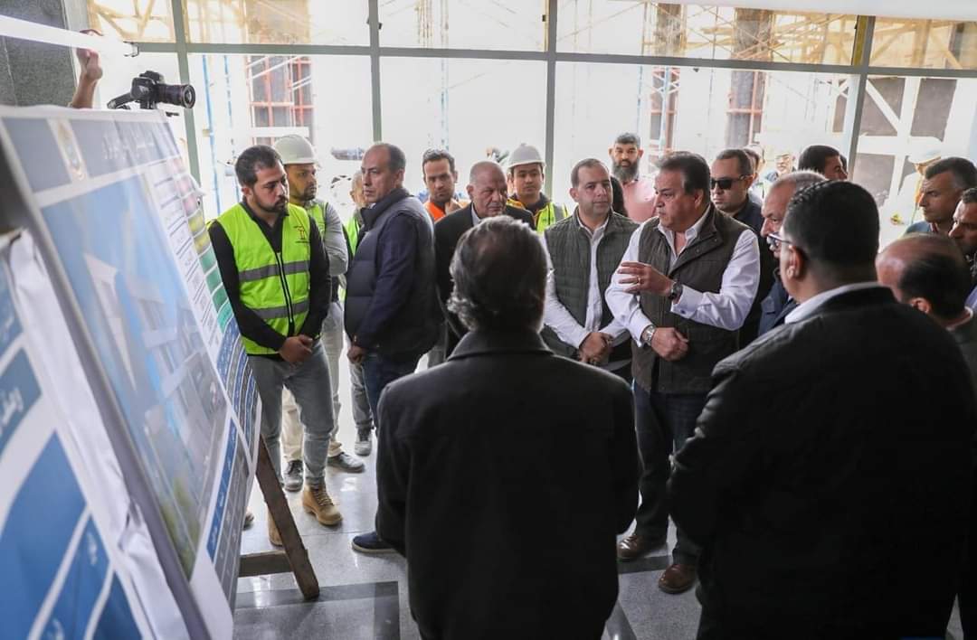 وزير الصحة ينتقد ضعف معدلات الإنجاز فى إنشاء مستشفى طوخ المركزى