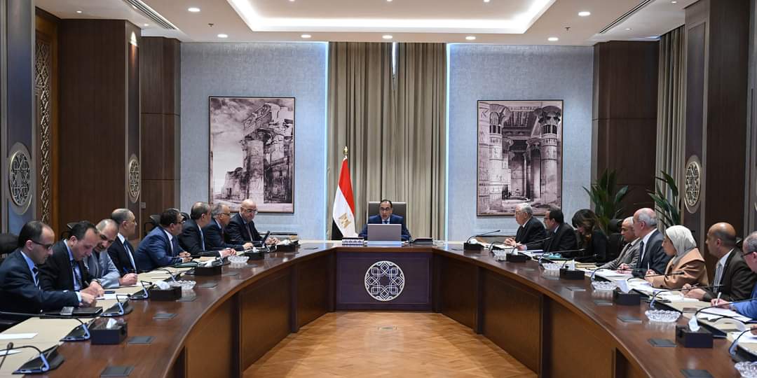رئيس الوزراء يتابع الموقف التنفيذى لمشروعات تنمية سيناء 
