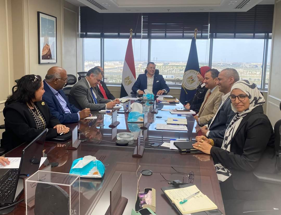 وزير السياحة والآثار يناقش مشروع تطوير ورفع كفاءة مقابر الصحابة وآل البيت والصالحين بسفح جبل المقطم