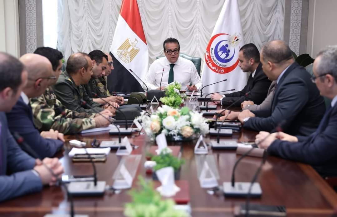 وزير الصحة يتابع الموقف التنفيذي للشبكة الوطنية للطوارىء والسلامة 