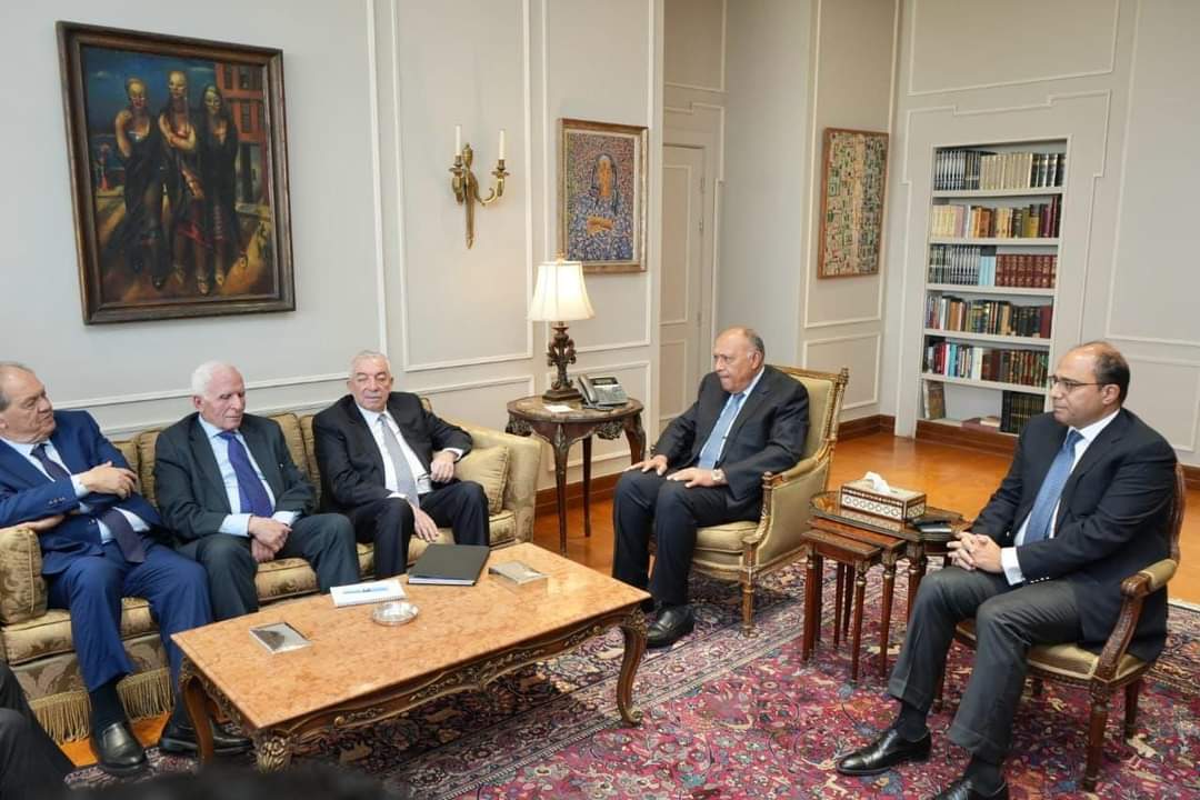 وزير الخارجية يبحث مع وفد حركة فتح الأوضاع الإنسانية بالأراضى الفلسطينية 