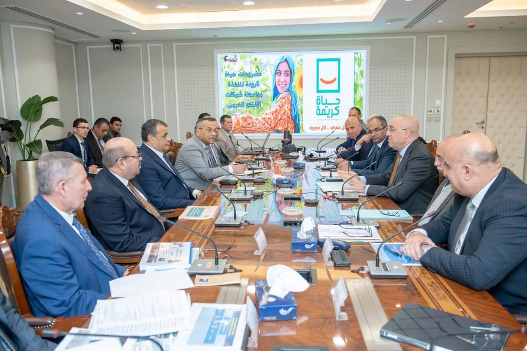 وزير الإنتاج الحربى :تنسيق مستمر مع الإسكان لسرعة الإنتهاء من مشروعات حياة كريمة