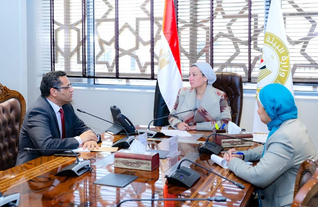 ياسمين فؤاد : توسيع قاعدة العائلة البيئية.. والصحفيون شريك أصيل فى العمل البيئى بمصر