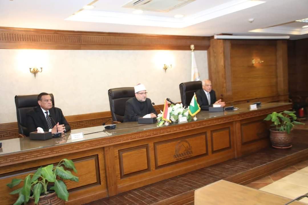 وزيرا الأوقاف والتنمية المحلية ومحافظ الجيزة يلتقون قيادات الدعوة