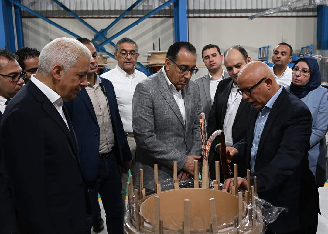 رئيس الوزراء يزور مصنع "السويدى" للمحولات الكهربائية بالعاشر من رمضان
