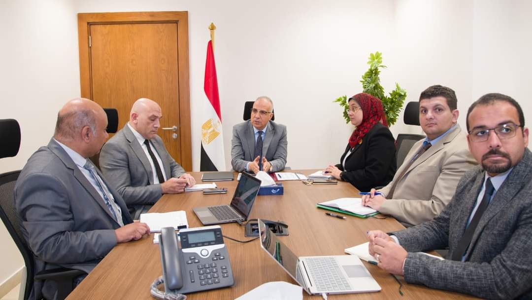 إزالة التعديات على المجارى المائية بالشرقية وخاصة بحر مويس