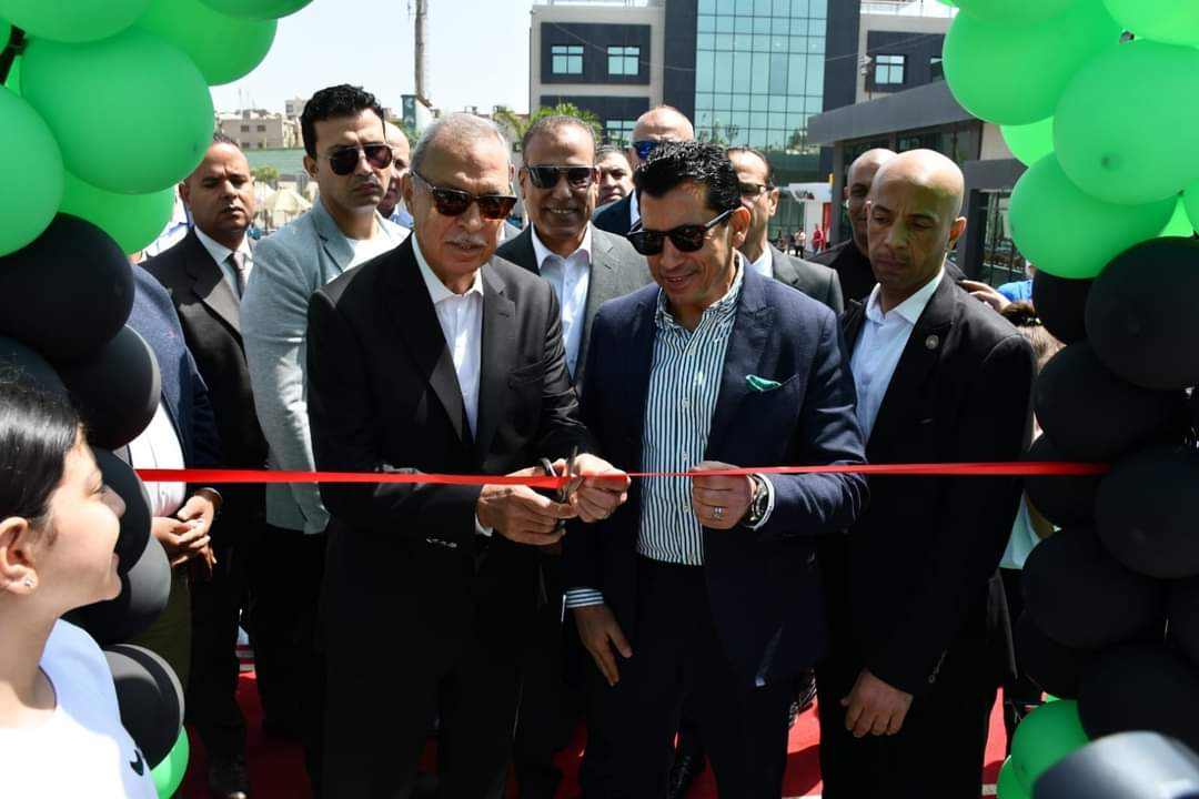 وزير الرياضة يفتتح حمام السباحة الأولمبى بنادى سيتى كلوب ببنها