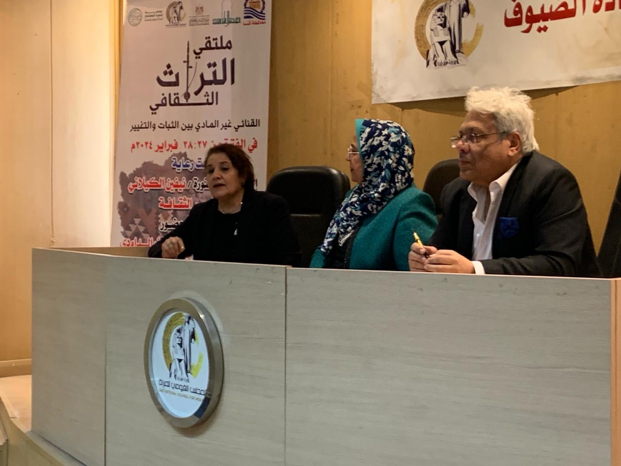 "تجارب نسائية فى الحرف التقليدية"بالملتقى الثقافى الأول للتراث القنائى 