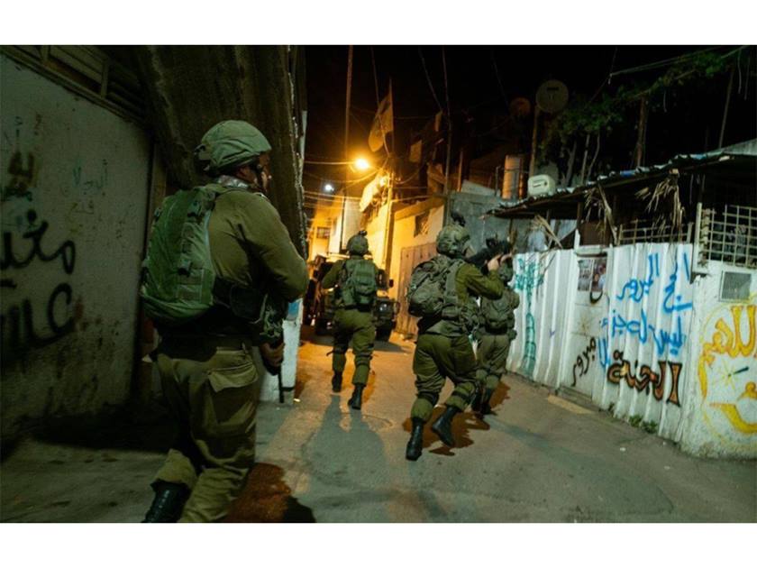 الاحتلال يعتقل 7422 فلسطينياً من الضفة .. في أربعة أشهر